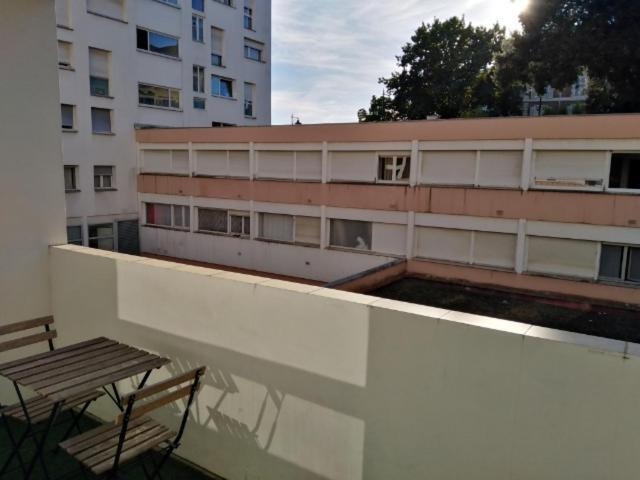 Appartements Boulevard Des Pyrenees Pau Bagian luar foto