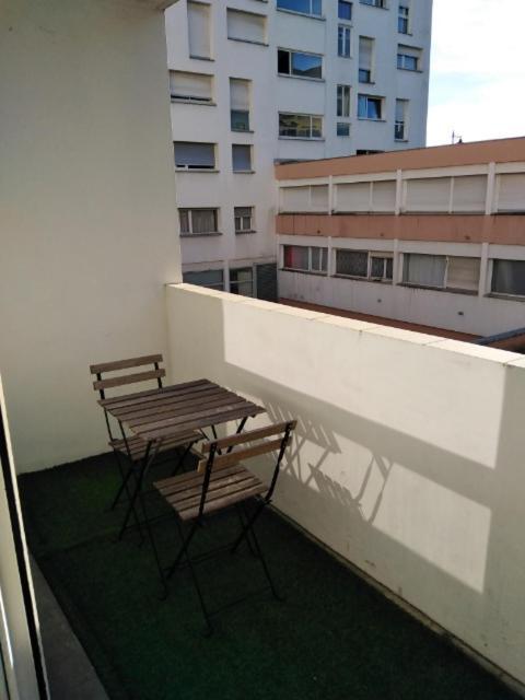 Appartements Boulevard Des Pyrenees Pau Bagian luar foto